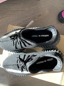 Adidas Yeezy Boost размер 40 (3 фото из 3)