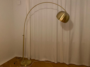 Kuldne põrandalamp Zuiver Bow 2 tk, 75 eur/tk (3 foto / 3)