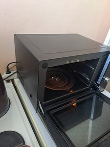 Panasonic NN-DF383B - grilliga mikrolaineahi 23 l (4 foto / 4)