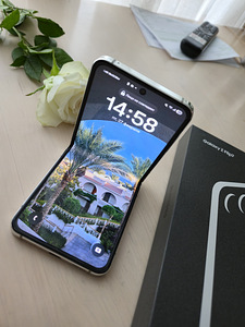 Samsung Galaxy Z Flip5 (5 foto / 9)