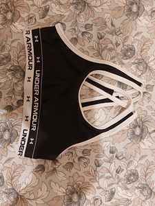 Uus under armour sporditopp 116-122 (1 foto / 5)