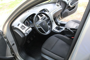 Opel Insignia 2012 (9 фото из 11)