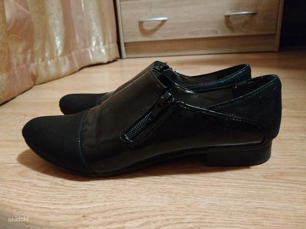 Туфли на низком каблуке, 38 размер (фото #1)