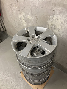 Mazda 17” Оригинальные литые диски (4 фото из 10)