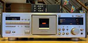 TEAC V-7000 Stereo Cassette Deck (1 foto / 9)