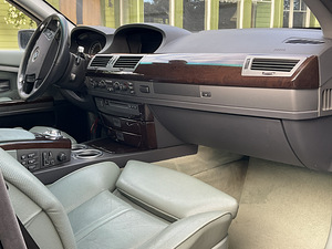 БМВ 745i (10 фото из 15)