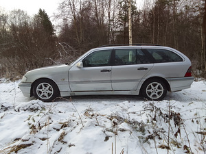 Mercedes Benz c200 2.1CDI 92kw (4 foto / 10)