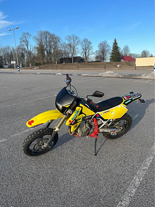 Suzuki DRZ400SM (4 foto / 4)