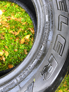 265/65 R 17 SUVEREHV BRIDGESTONE (6 foto / 7)