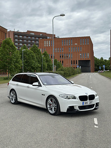 BMW F11 3.0d (2 foto / 14)