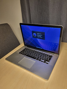 Macbook Pro (Retina, 15-Inch, Mid 2015) (2 foto / 10)