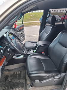 Toyota Land Cruiser Prado 120 (7 foto / 15)