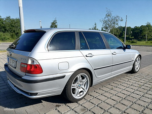 БМВ 330i (4 фото из 14)