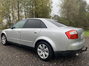 Audi A4 2.5 132kw Quattro 6k мануал (5 фото из 13)