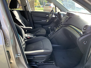 Chevrolet Orlando (14 foto / 15)