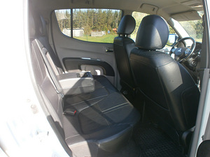 Mitsubishi L200 (9 foto / 9)