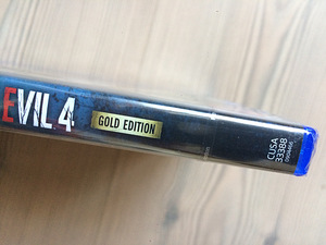 Resident Evil 4 (Gold Edition) PS4 (3 foto / 5)