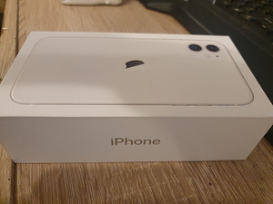 iPhone 11 128гб (3 фото из 3)