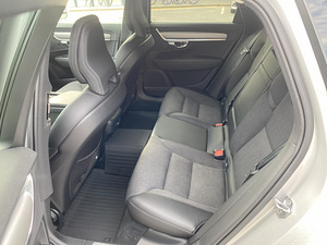 Volvo V90 Momentum 2.0 140kW (10 foto / 15)