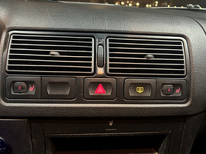 Müüa Volkswagen Golf 2004. aasta auto (13 foto / 15)
