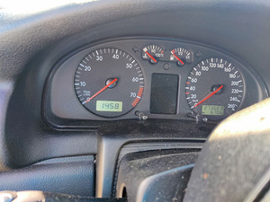 Volkswagen Passat 1,6 74kW (9 foto / 9)