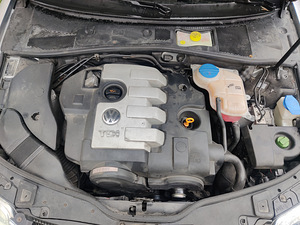 Volkswagen Passat 2,0 100kW (6 foto / 10)