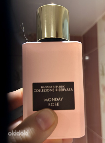Banana Republic Monday Rose