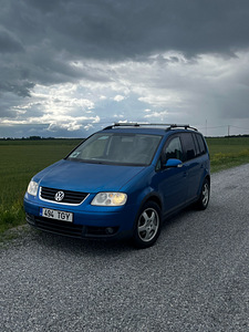 Volkswagen Touran 2.0 100KW 2004 (2 foto / 10)