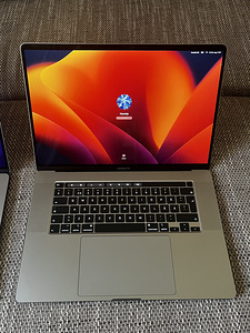 MacBook Pro 16" 2019 I7 / 16gb / 500gb / CL 30 (1 foto / 1)
