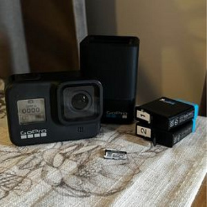 GoPro Hero 8 Black / 3 akut / Dual Charger (1 foto / 4)