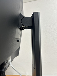 Монитор Dell P2717H (3 фото из 6)