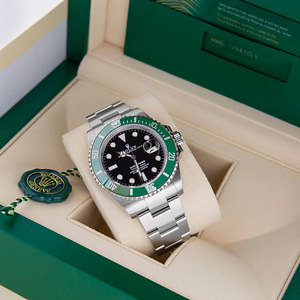 Rolex Submariner Дата 126610LV (5 фото из 7)
