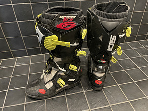 Sidi Crossfire SRS, suurus 45 ( sobib jalale 44) (1 foto / 2)