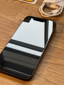 Apple iPhone 16 Pro Max 256GB Black Titanium (4 foto / 4)