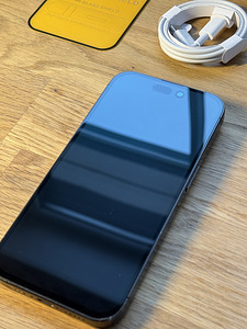 Apple iPhone 15 Pro 128GB Black Titanium (4 foto / 4)