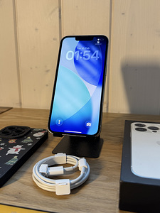 Apple iPhone 13 Pro 128GB Silver (1 foto / 4)