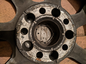 Valuveljed + Audi kapslid + rehvid Continental 235/65 R17 (7 foto / 7)