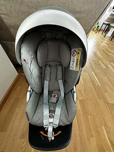 Turvahäll+alus Cybex Cloud Z2 i-Size 45-87cm Fashion Koi (1 foto / 6)