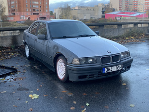BMW E36 316i (5 foto / 5)