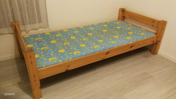 Б/у деревянная кровать с матрасом 80х200см (фото #1)