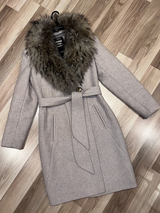 Зимнее пальто с натуральным мехом, размер XS/S