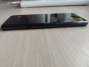 LG G8X Thinq (5 foto / 9)