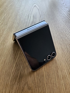 Samsung Z Flip 6 512GB SM-F741B (3 foto / 7)