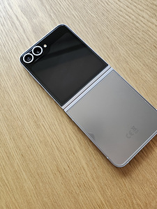 Samsung Z Flip 6 512GB SM-F741B (5 foto / 7)