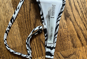 Victoria’s Secret ujumistrikoo ülaosa (2 foto / 2)