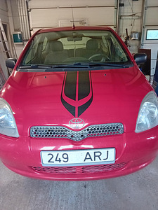 Toyota Yaris (3 foto / 3)