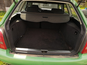 Audi A4 2.8 quattro (10 фото из 11)