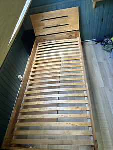 Täispuidust voodi 90x200 Madrats kaasa (1 foto / 3)