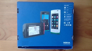 Nokia 500 kaaned ja laadija AC-8E (6 foto / 6)
