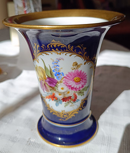 Meissen portselan, lillevaas (1 foto / 3)